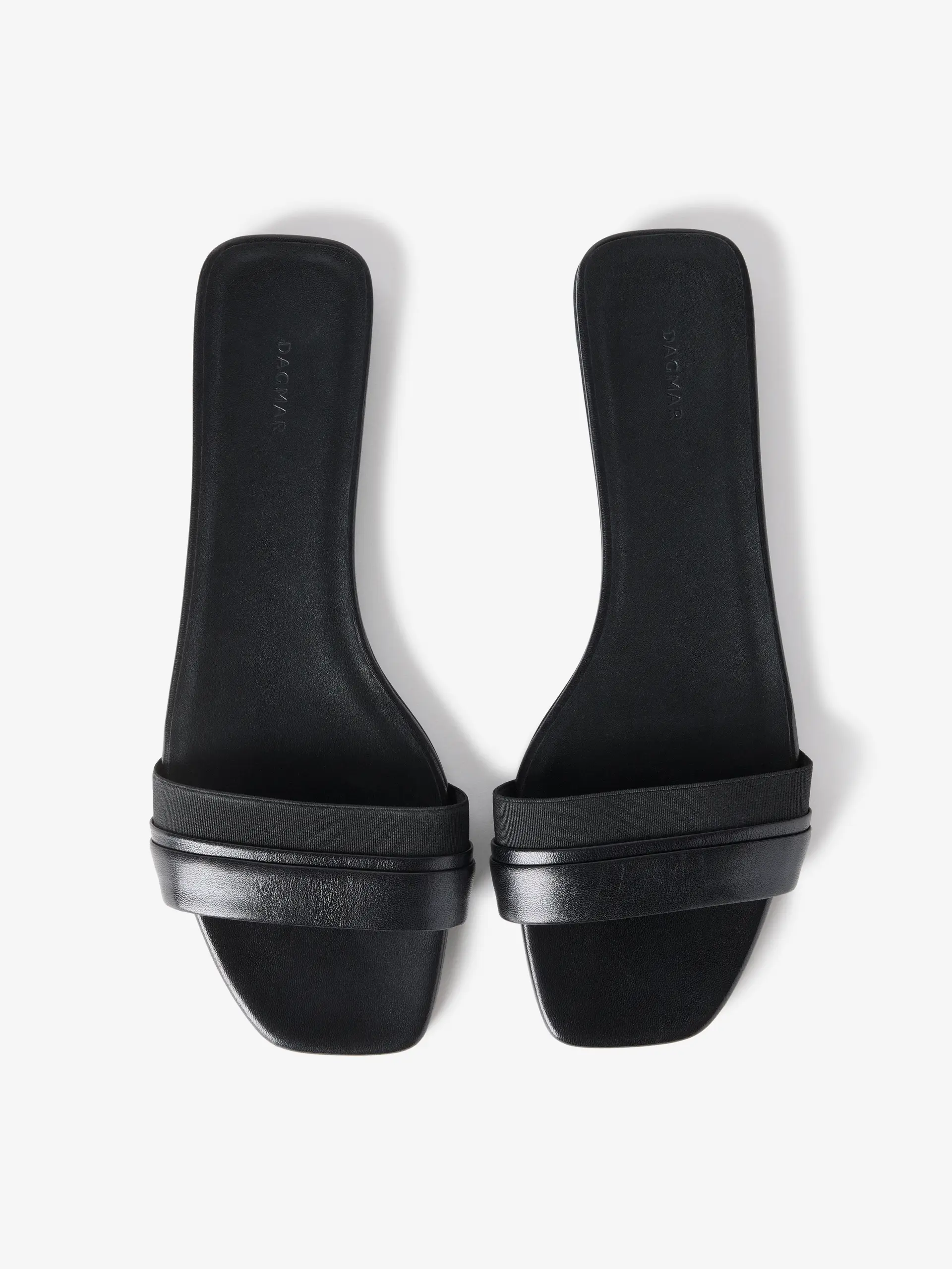 Flat sandal